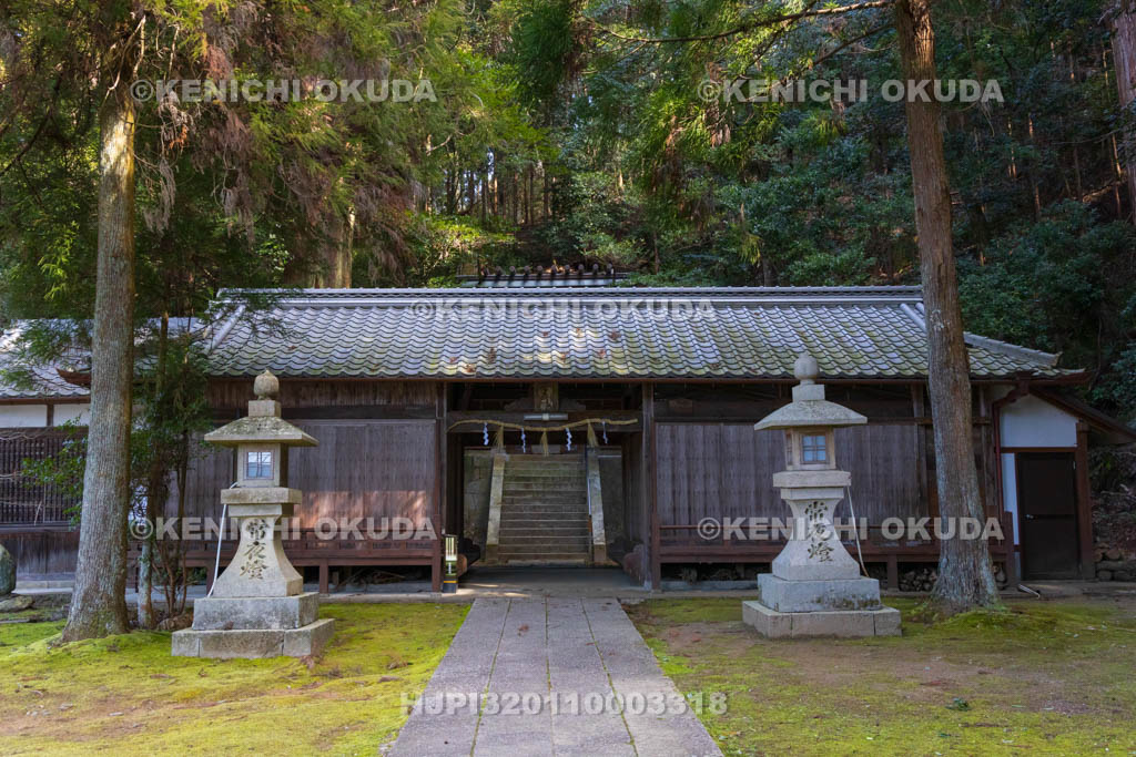 奈良県　宇陀松山城下町　神楽岡神社　拝殿