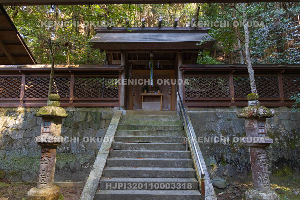 奈良県　宇陀松山城下町　神楽岡神社　本殿