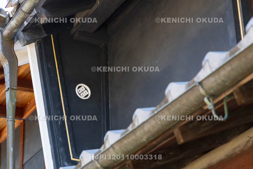 奈良県　宇陀松山城下町　袖うだつ（袖壁）