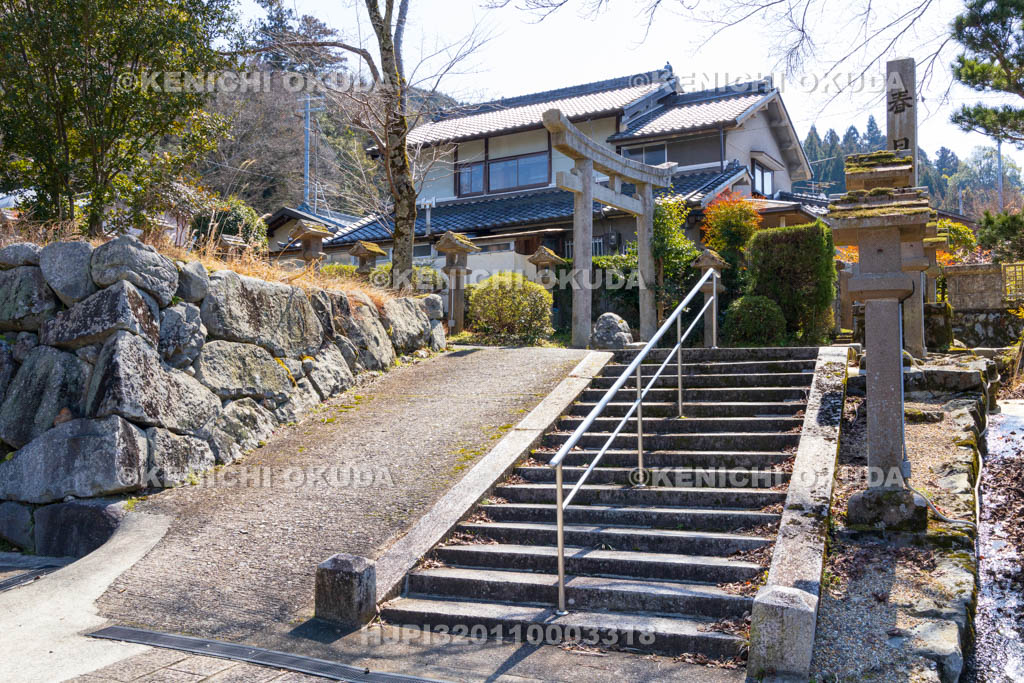 奈良県　宇陀松山城下町　春日神社　春日門跡