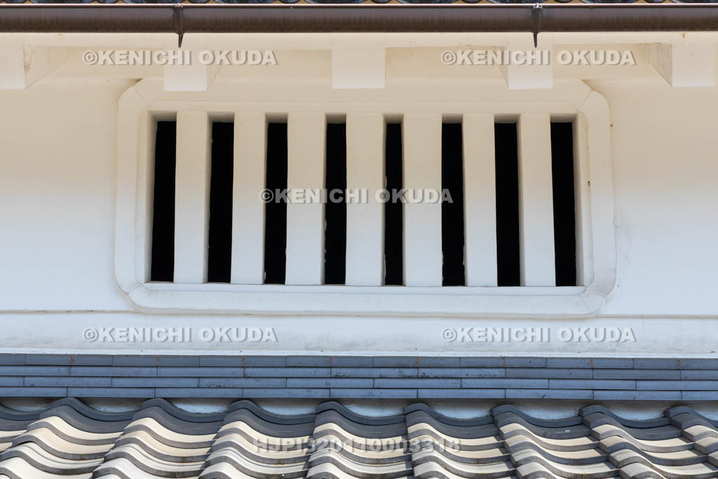 奈良県　宇陀松山城下町　虫籠窓（むしこまど）