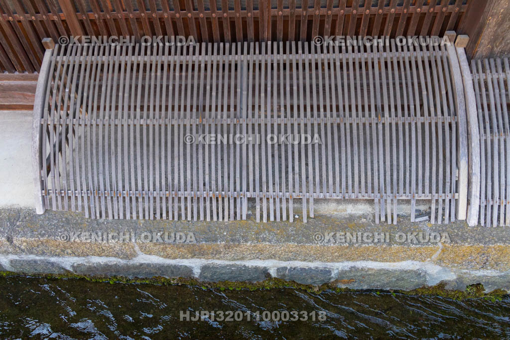 奈良県　宇陀松山城下町　前川と竹矢来（たけやらい）