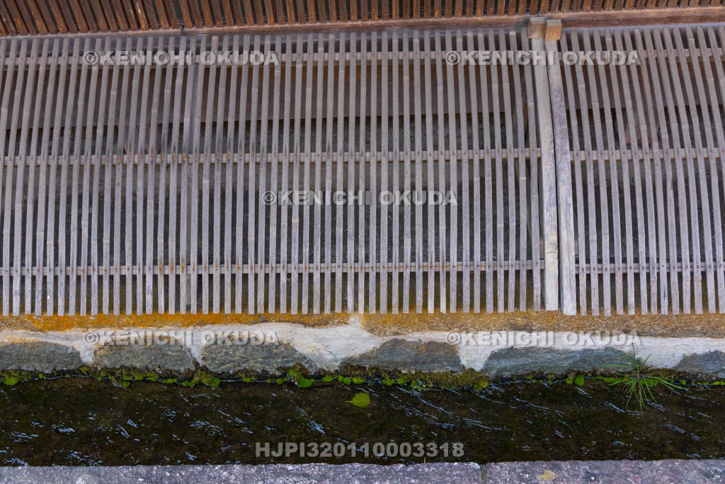 奈良県　宇陀松山城下町　前川と竹矢来（たけやらい）