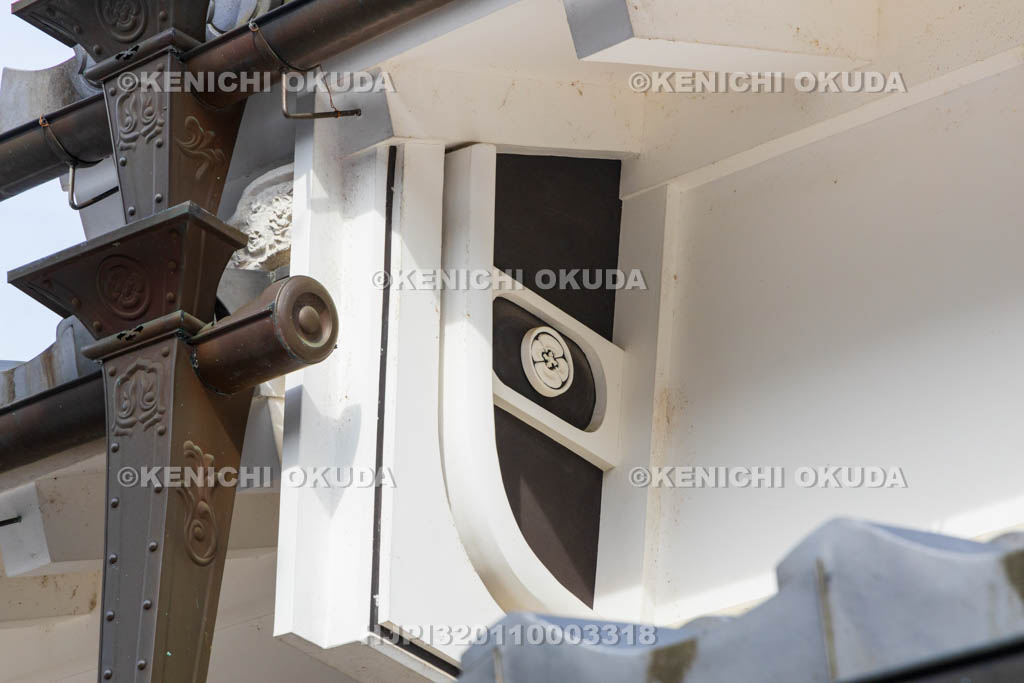 奈良県　宇陀松山城下町　袖うだつ（袖壁）