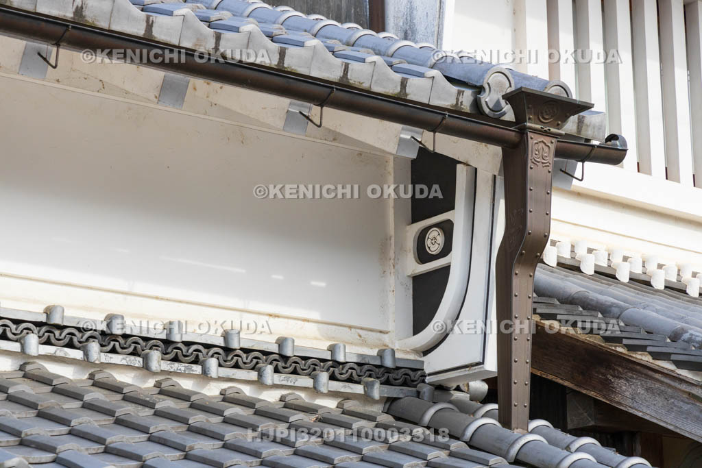 奈良県　宇陀松山城下町　袖うだつ（袖壁）