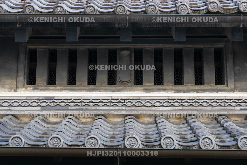 奈良県　宇陀松山城下町　虫籠窓（むしこまど）