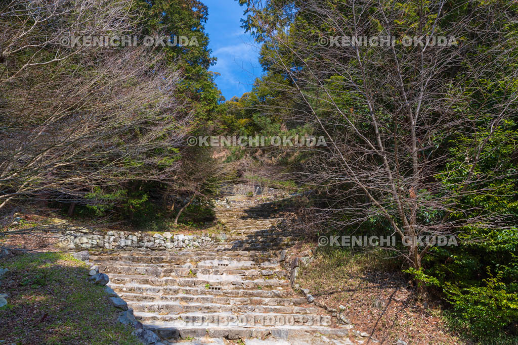 滋賀県　安土城址　大手道（ジグザグ石段）