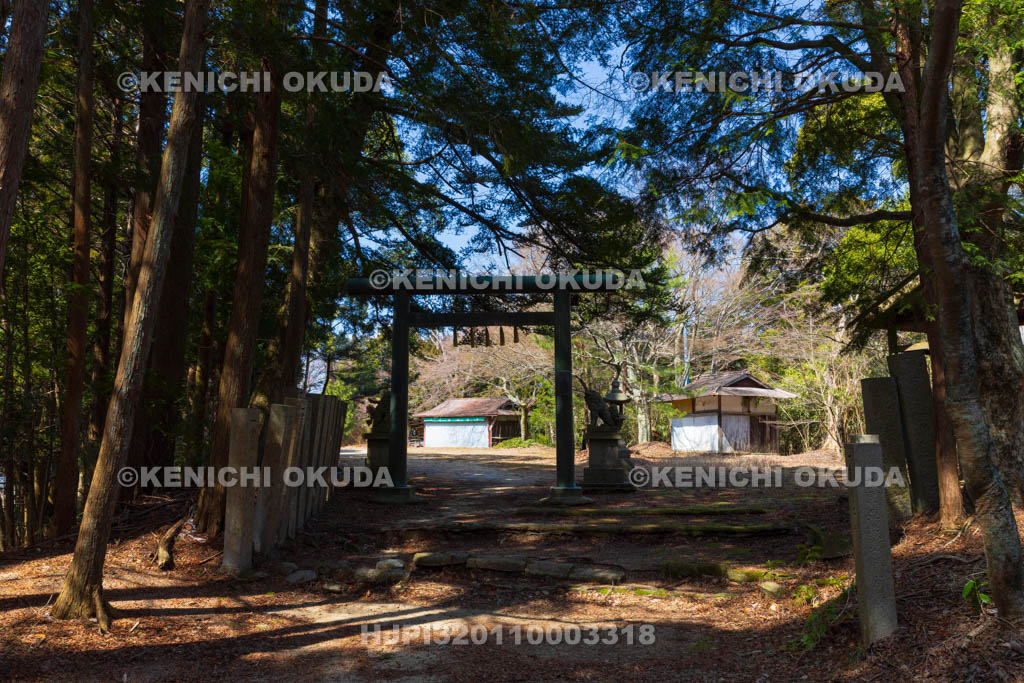 大阪府　千早城跡　四の丸跡広場と鳥居