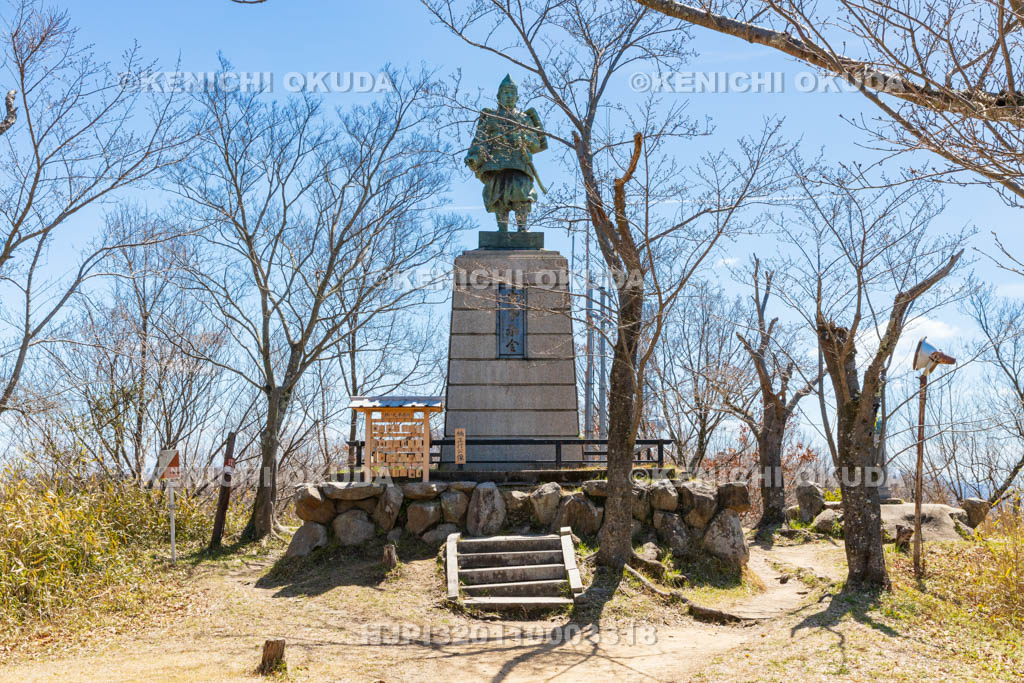 大阪府　飯盛山城跡　楠木正行像