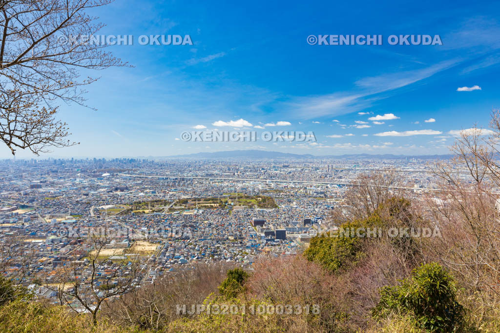 大阪府　飯盛山城跡　山頂からの眺望（大阪平野）