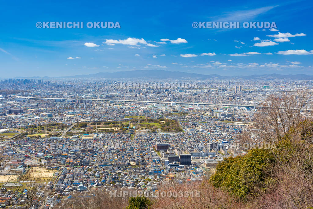 大阪府　飯盛山城跡　山頂からの眺望（大阪平野）