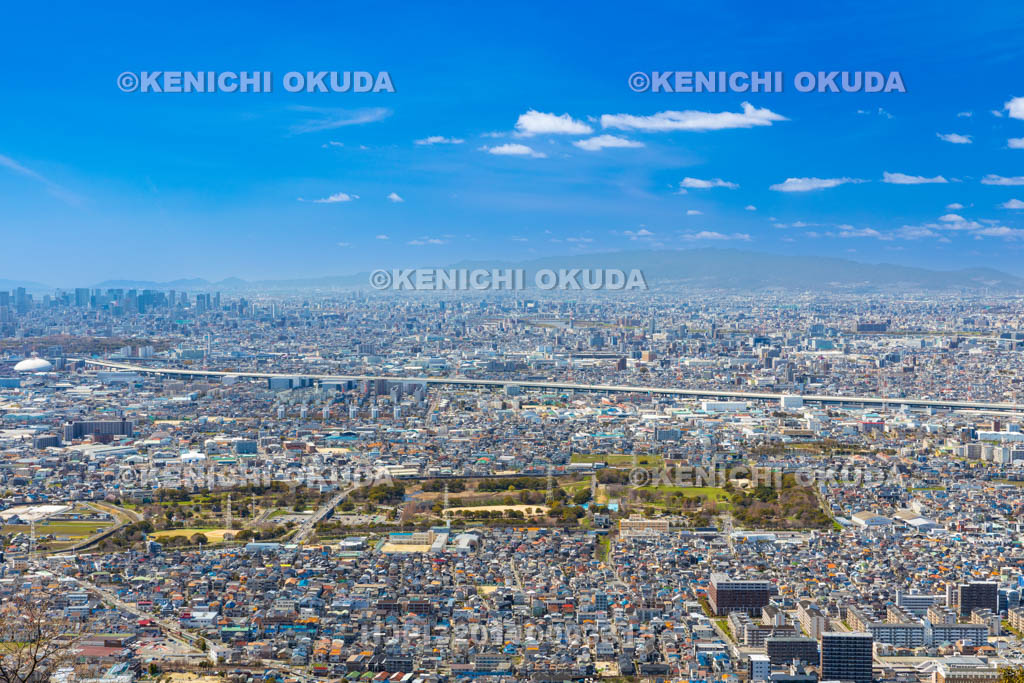 大阪府　飯盛山城跡　山頂からの眺望（大阪平野）