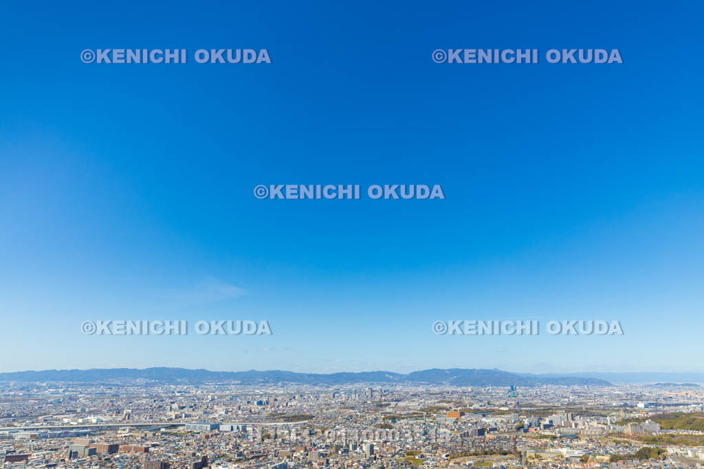 大阪府　飯盛山城跡　城跡北側からの眺望（南河内の市街地）