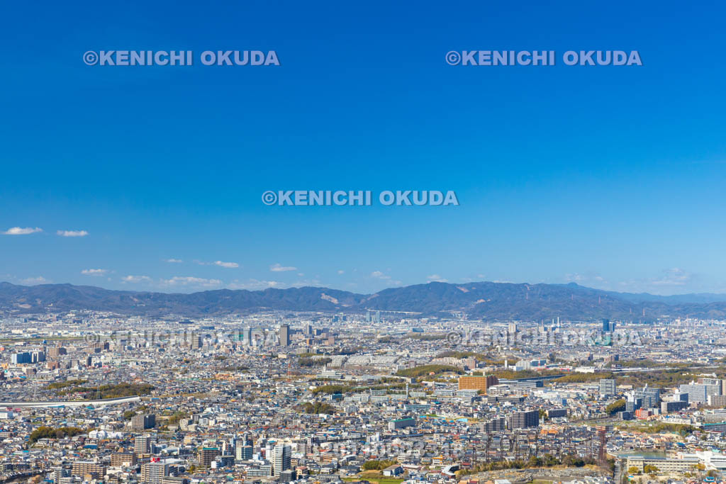 大阪府　飯盛山城跡　城跡北側からの眺望（南河内の市街地）