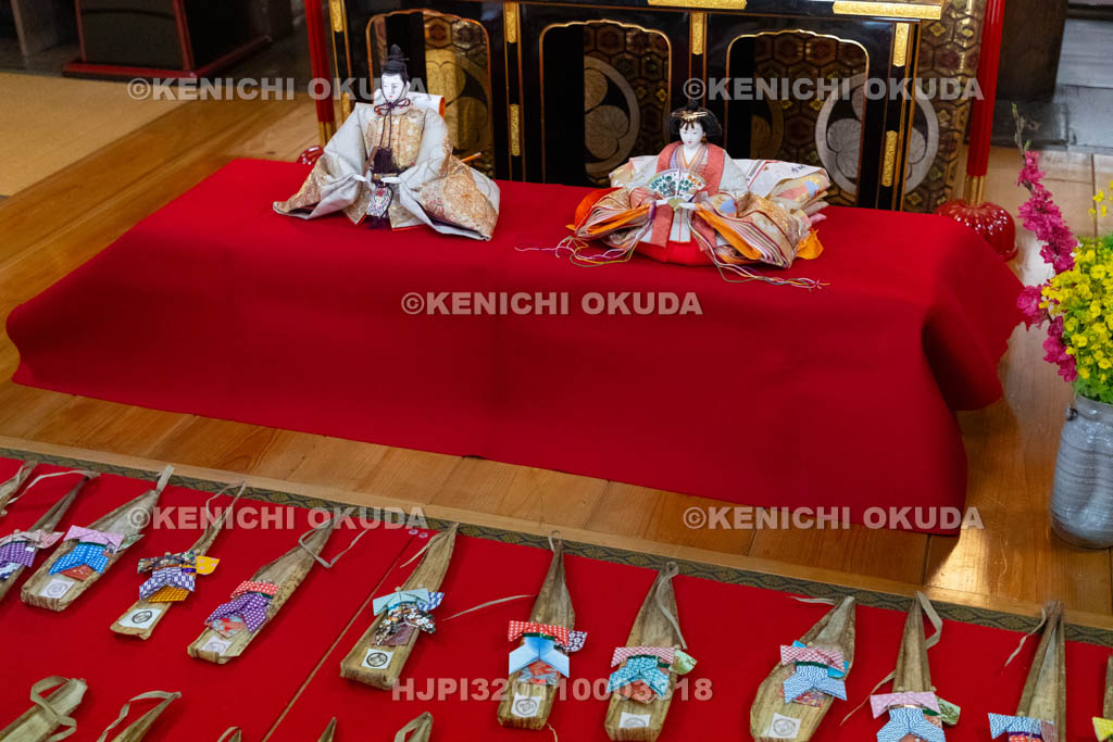 奈良県　南阿田の流し雛　雛供養