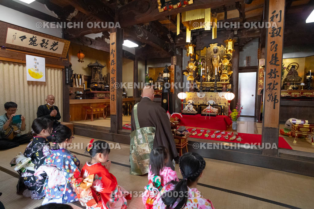 奈良県　南阿田の流し雛　雛供養