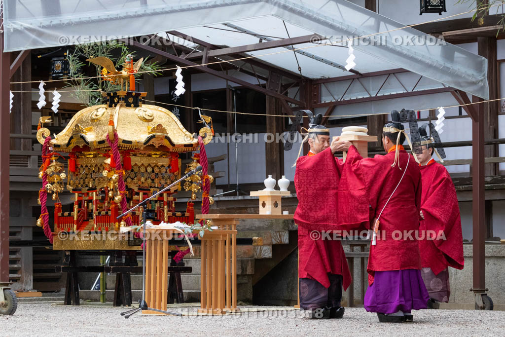 奈良県　大神神社　春の大神祭　若宮神幸祭　撤饌の儀