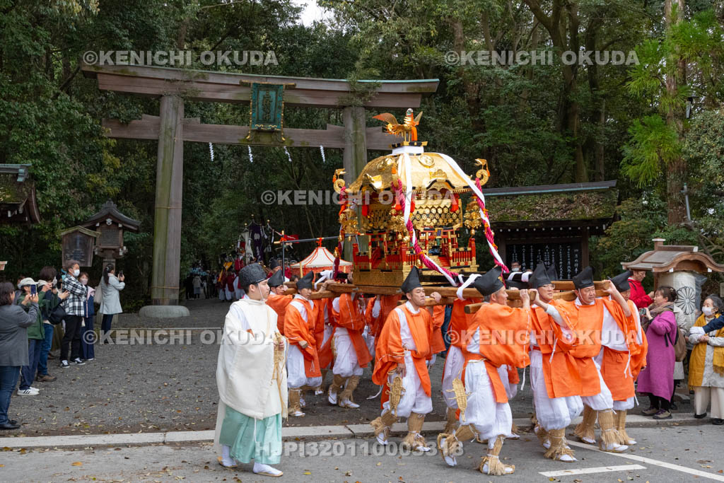 奈良県　大神神社　春の大神祭　若宮神幸祭　神輿渡御