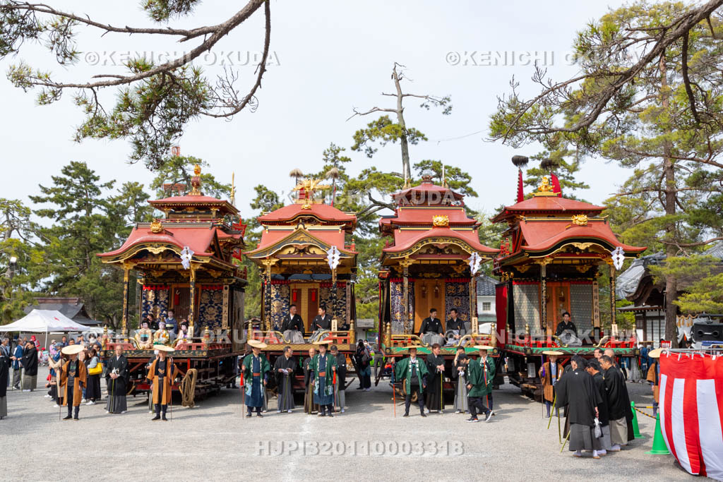 滋賀県　長浜曳山祭　境内の曳山
