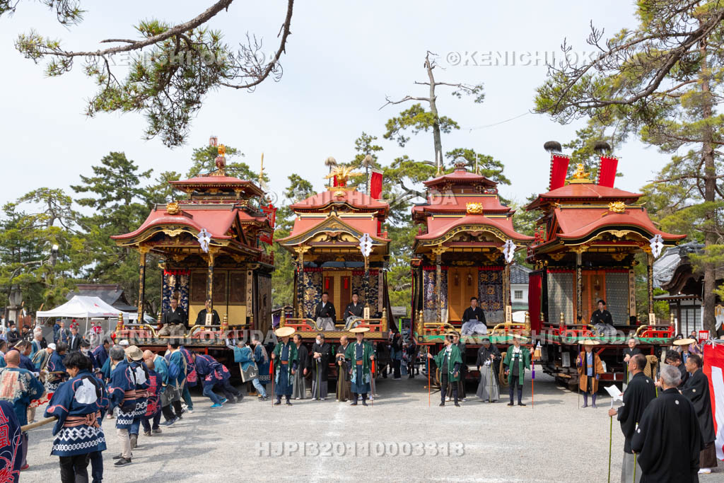 滋賀県　長浜曳山祭　境内の曳山