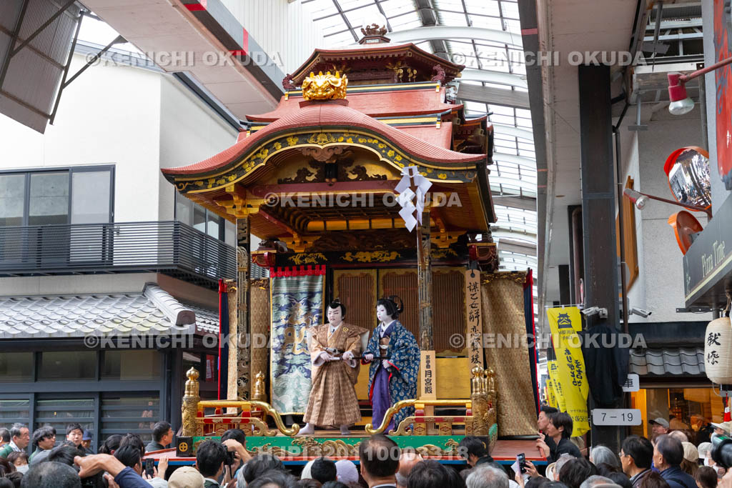滋賀県　長浜曳山祭　参道での狂言執行　月宮殿（げっきゅうでん）
