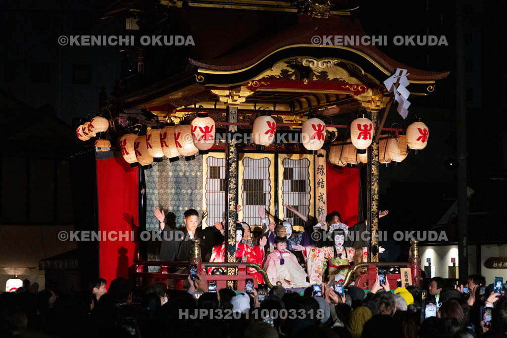 滋賀県　長浜曳山祭　御旅所での狂言奉納　春日山（かすがざん）