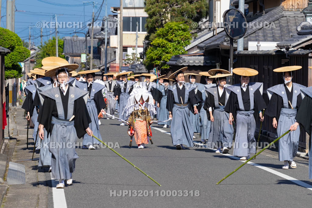 滋賀県　日野祭　本祭　神調社の神子警固