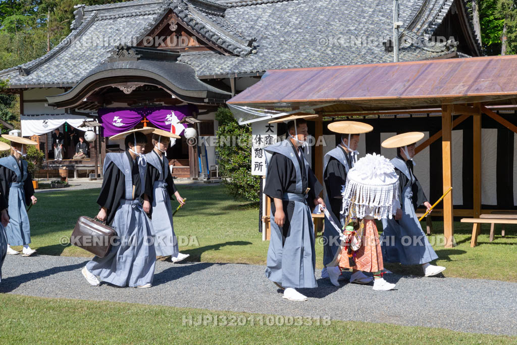 滋賀県　日野祭　本祭　神子・神調社宮入