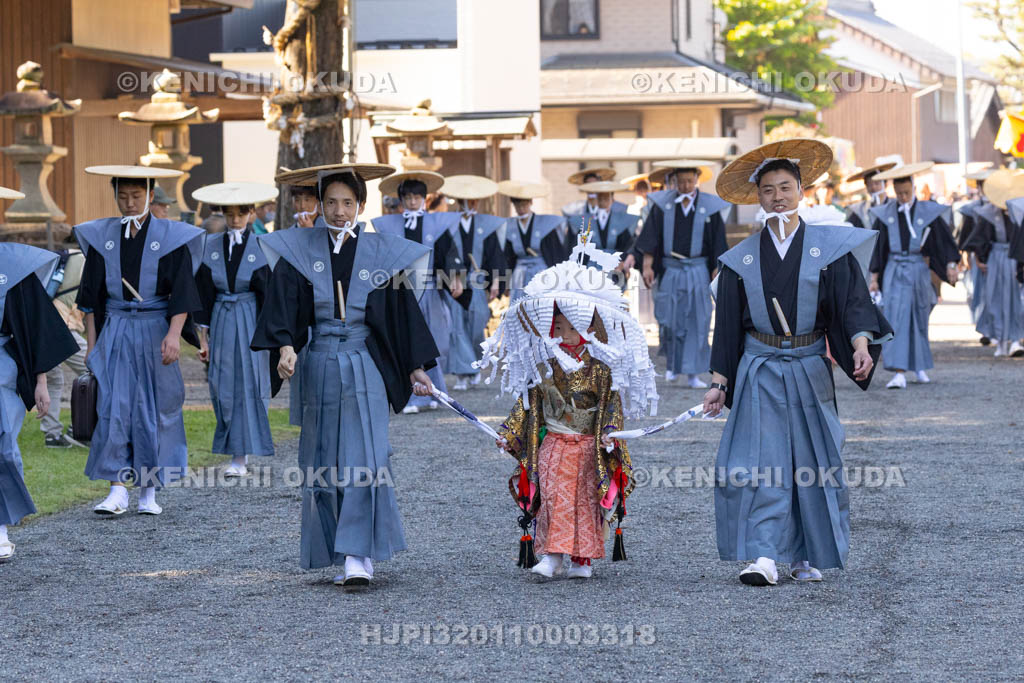 滋賀県　日野祭　本祭　神子・神調社宮入
