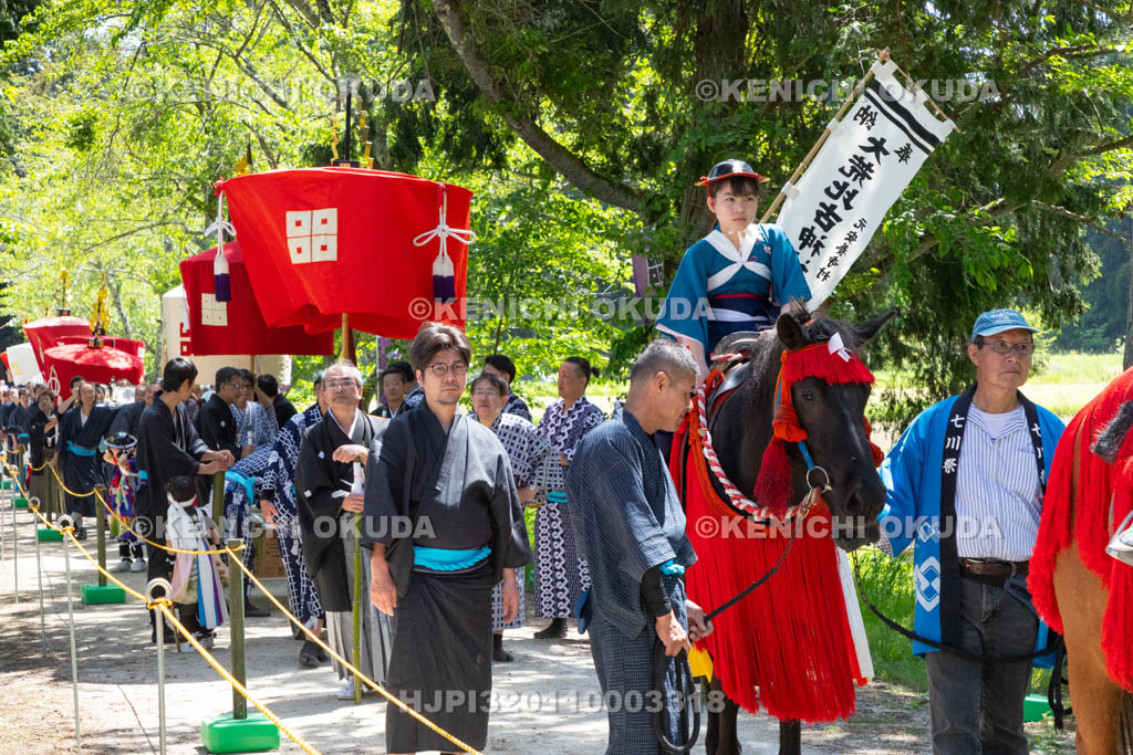 滋賀県　大荒比古神社　七川祭　役馬・傘鉾宮入