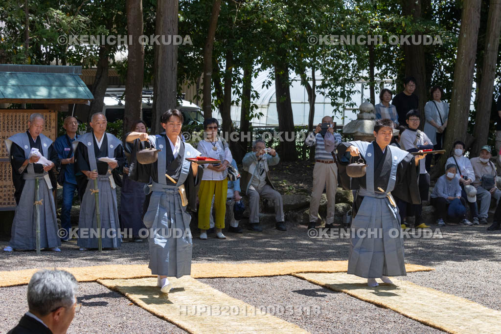 滋賀県　下新川神社　すし切り祭り　鮒鮓切り神事