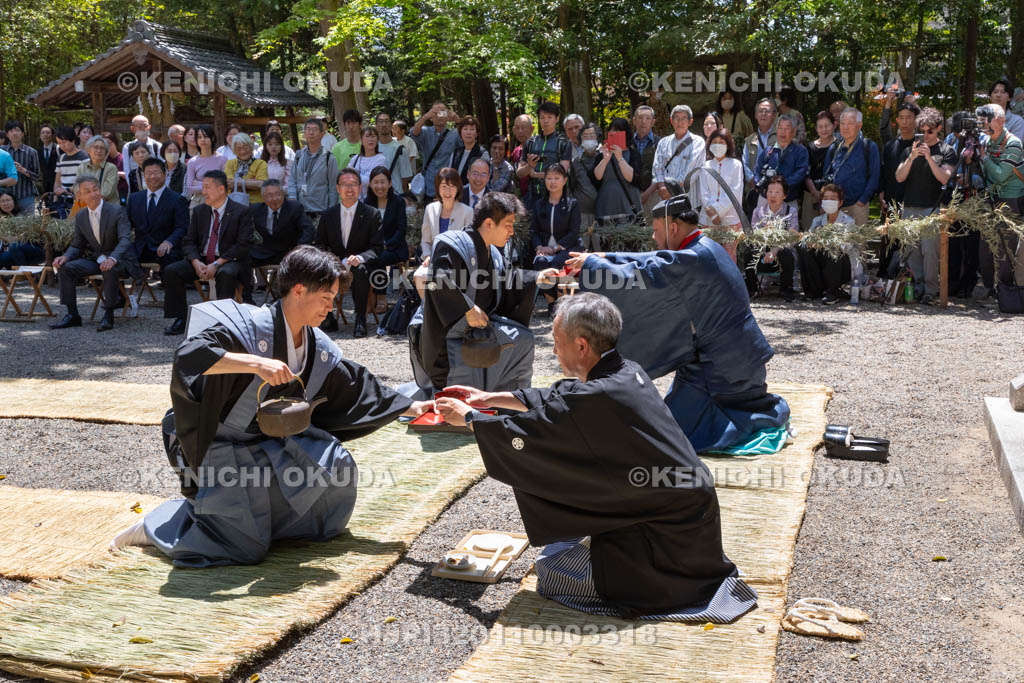 滋賀県　下新川神社　すし切り祭り　鮒鮓切り神事