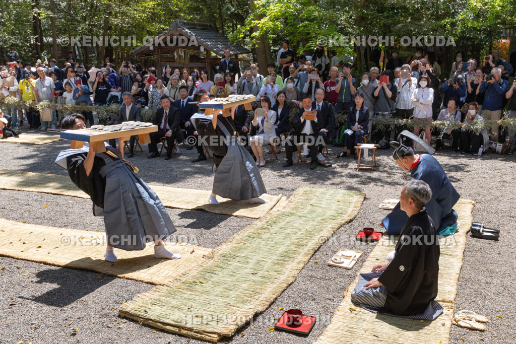 滋賀県　下新川神社　すし切り祭り　鮒鮓切り神事