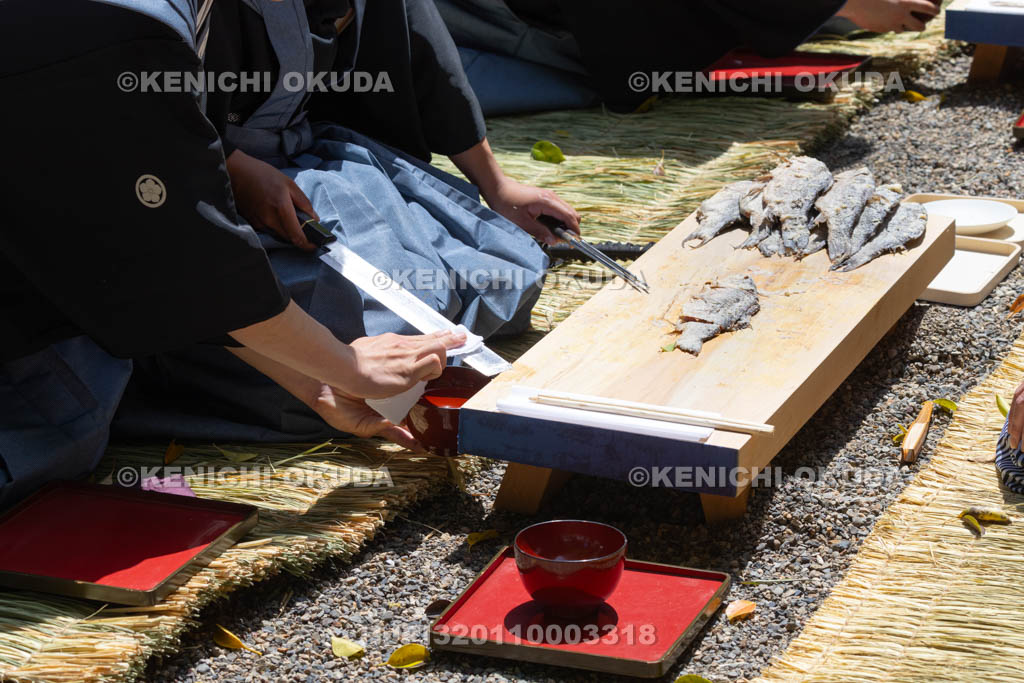 滋賀県　下新川神社　すし切り祭り　鮒鮓切り神事