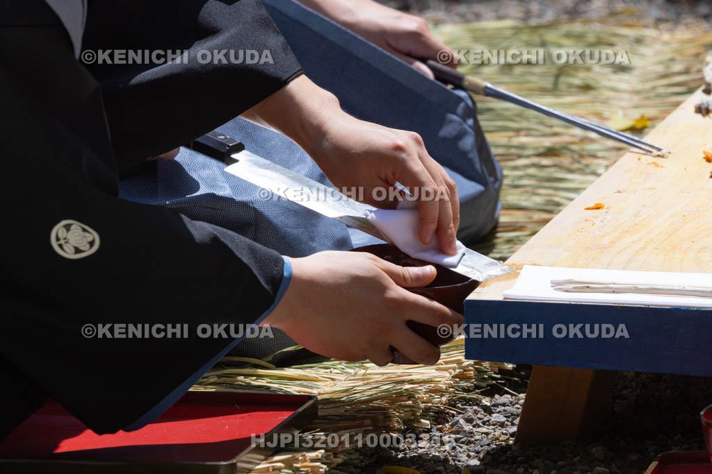 滋賀県　下新川神社　すし切り祭り　鮒鮓切り神事
