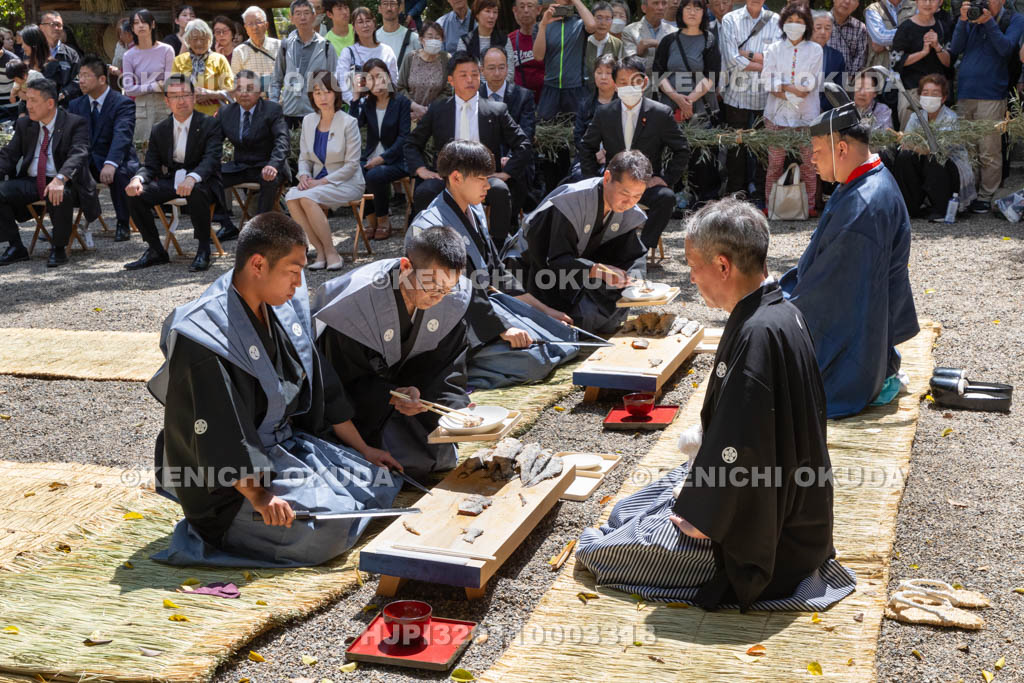 滋賀県　下新川神社　すし切り祭り　鮒鮓切り神事