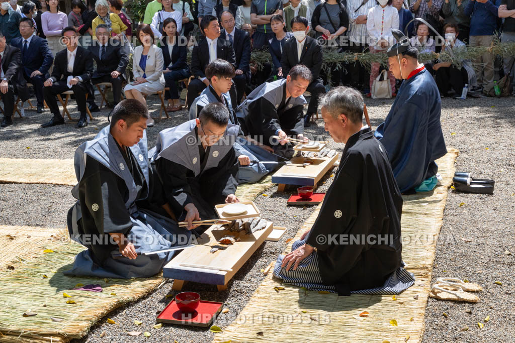 滋賀県　下新川神社　すし切り祭り　鮒鮓切り神事