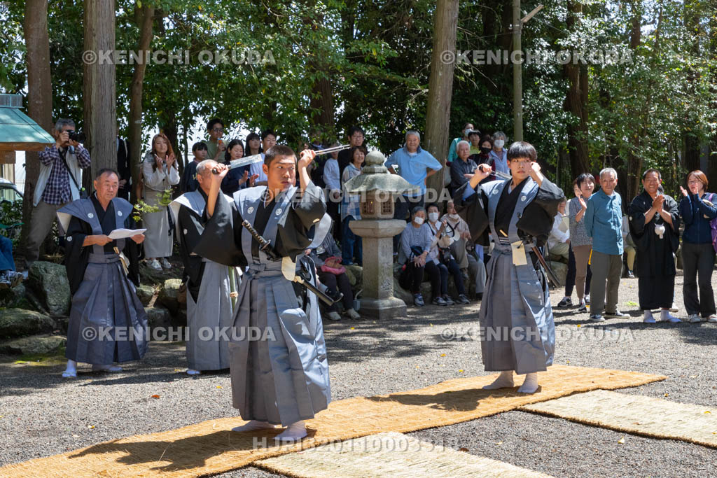 滋賀県　下新川神社　すし切り祭り　鮒鮓切り神事