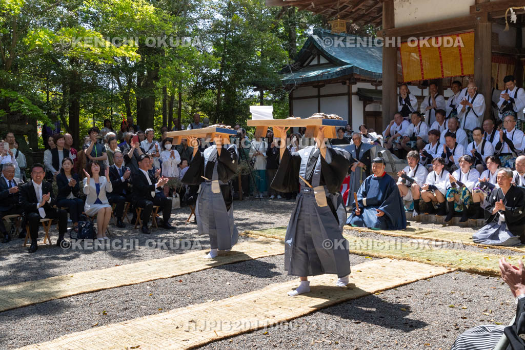 滋賀県　下新川神社　すし切り祭り　鮒鮓切り神事