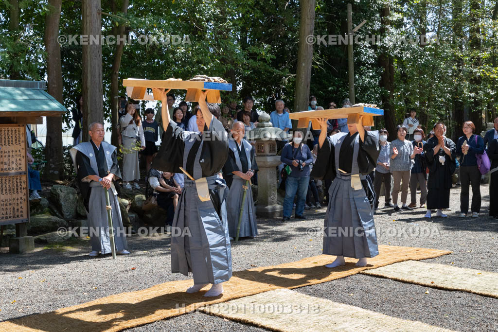 滋賀県　下新川神社　すし切り祭り　鮒鮓切り神事