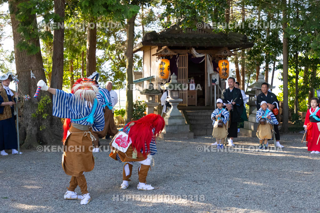 滋賀県　下新川神社　すし切り祭り　御旅所小宮　かんこの舞