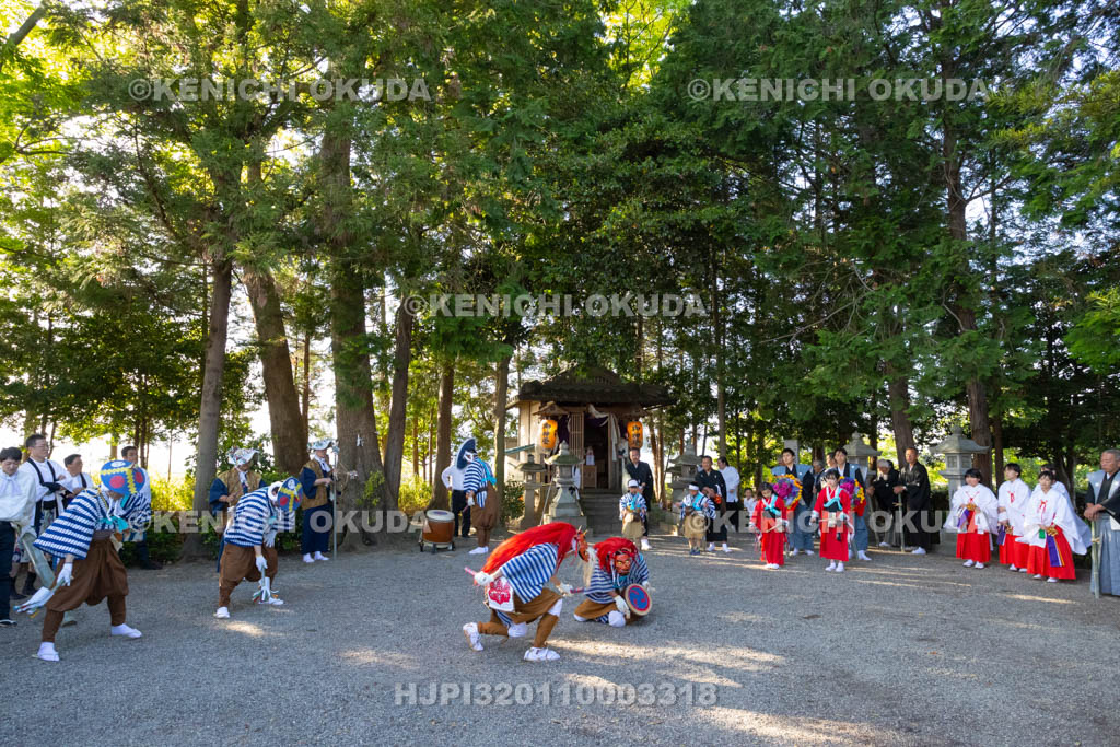 滋賀県　下新川神社　すし切り祭り　御旅所小宮　かんこの舞