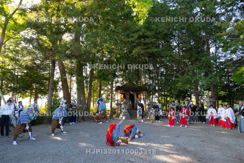 滋賀県　下新川神社　すし切り祭り　御旅所小宮　かんこの舞