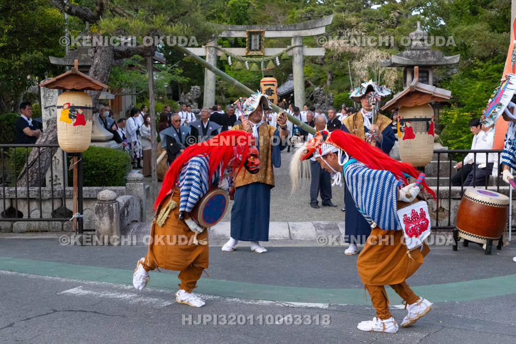 滋賀県　下新川神社　すし切り祭り　かんこの舞