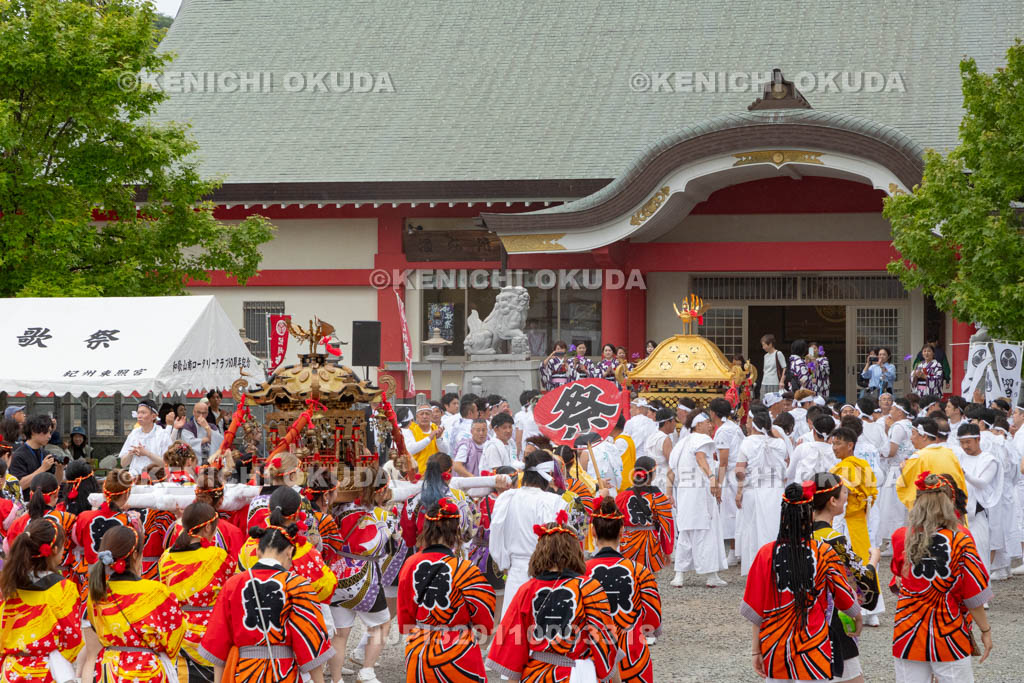 和歌山県　紀州東照宮　和歌祭　神輿還御