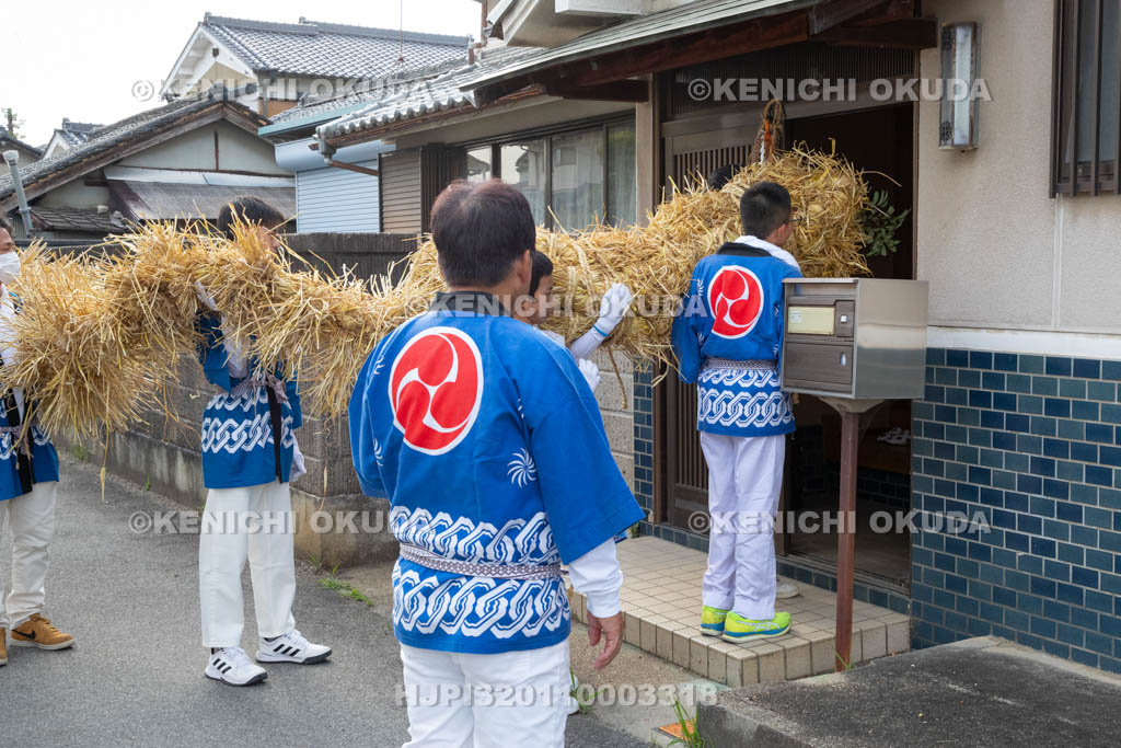 奈良県　今里の蛇巻き　練り歩き