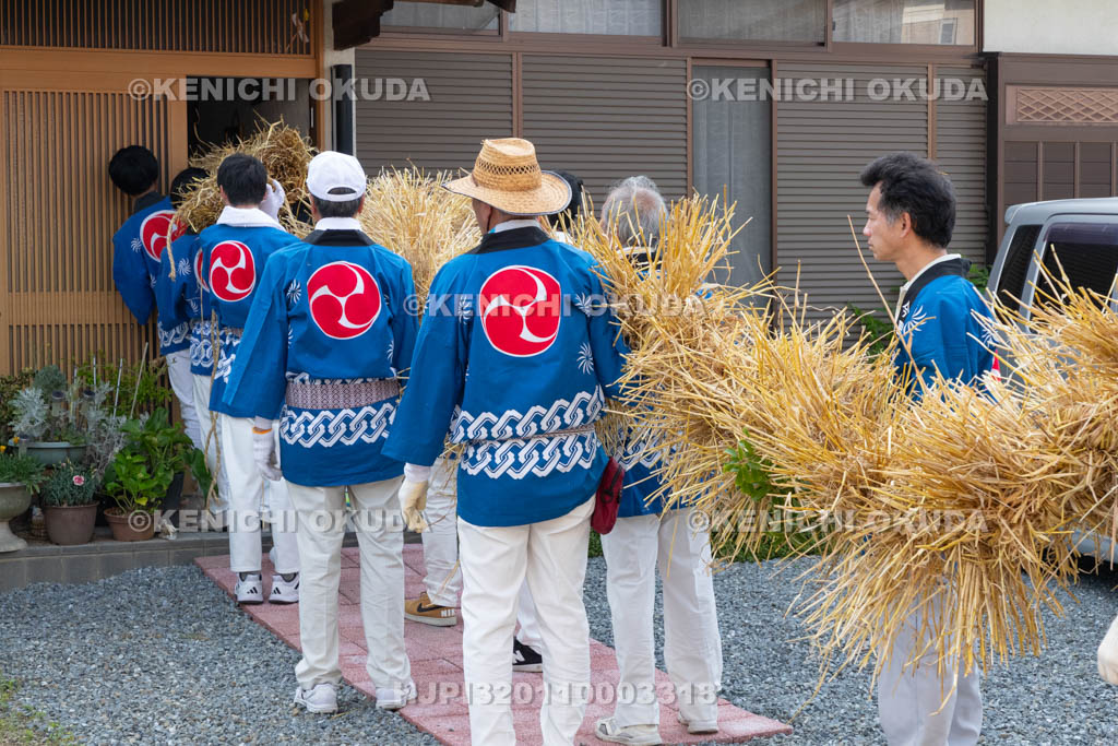 奈良県　今里の蛇巻き　練り歩き