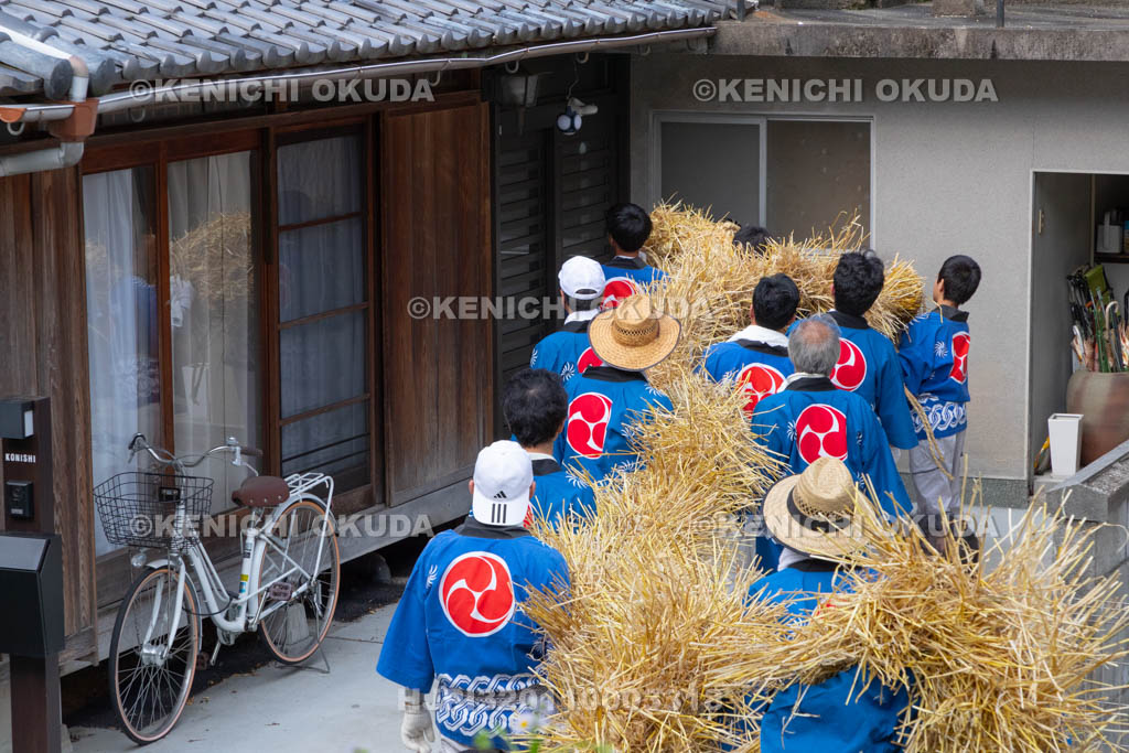 奈良県　今里の蛇巻き　練り歩き