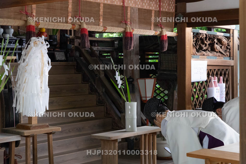 奈良県　漢國神社　鎮華（はなしずめ）・菖蒲祭　拝礼