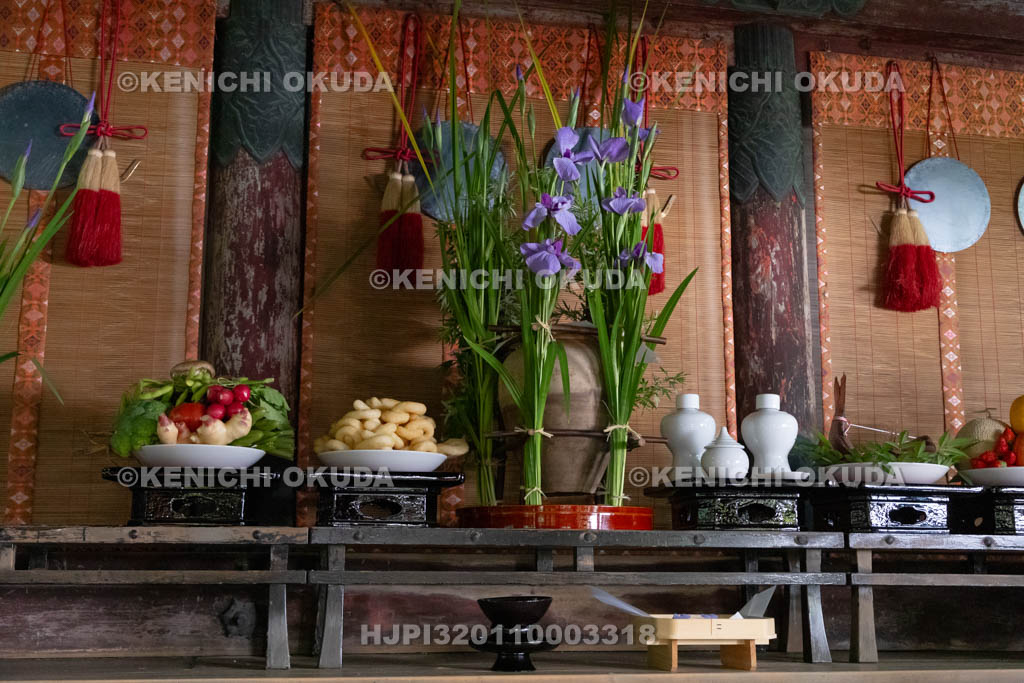 奈良県　漢國神社　鎮華（はなしずめ）・菖蒲祭　神前のソンとブト
